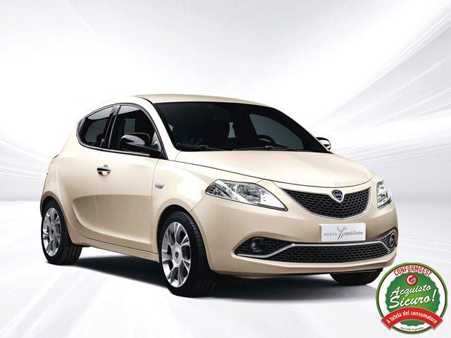 LANCIA Ypsilon 1.0 FireFly 5 porte S&S Hybrid Ecochic Silver