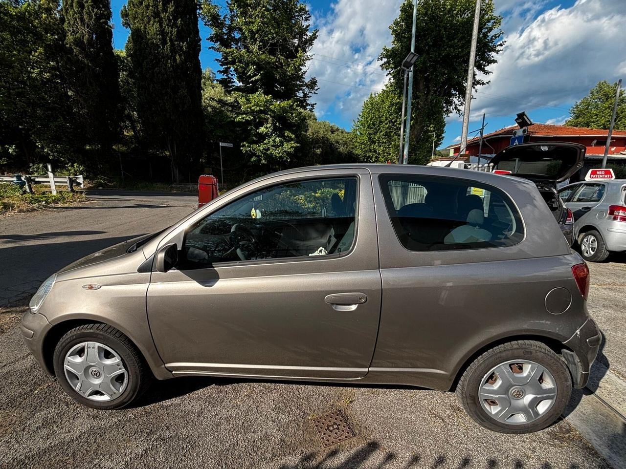 Toyota Yaris 1.0i 16V cat 3 porte Sol