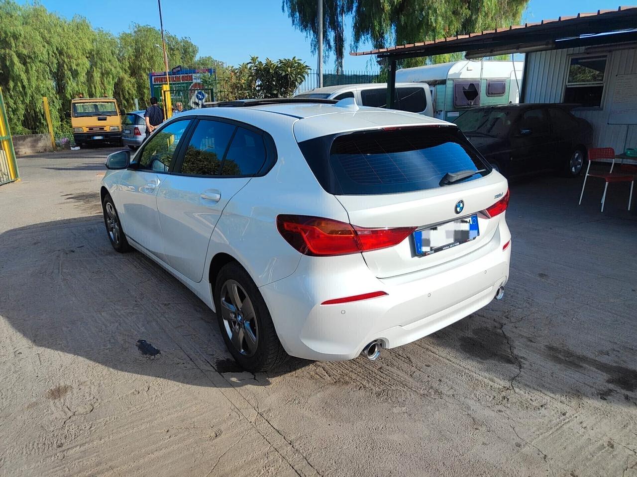 Bmw 118 120d 5p. Advantage