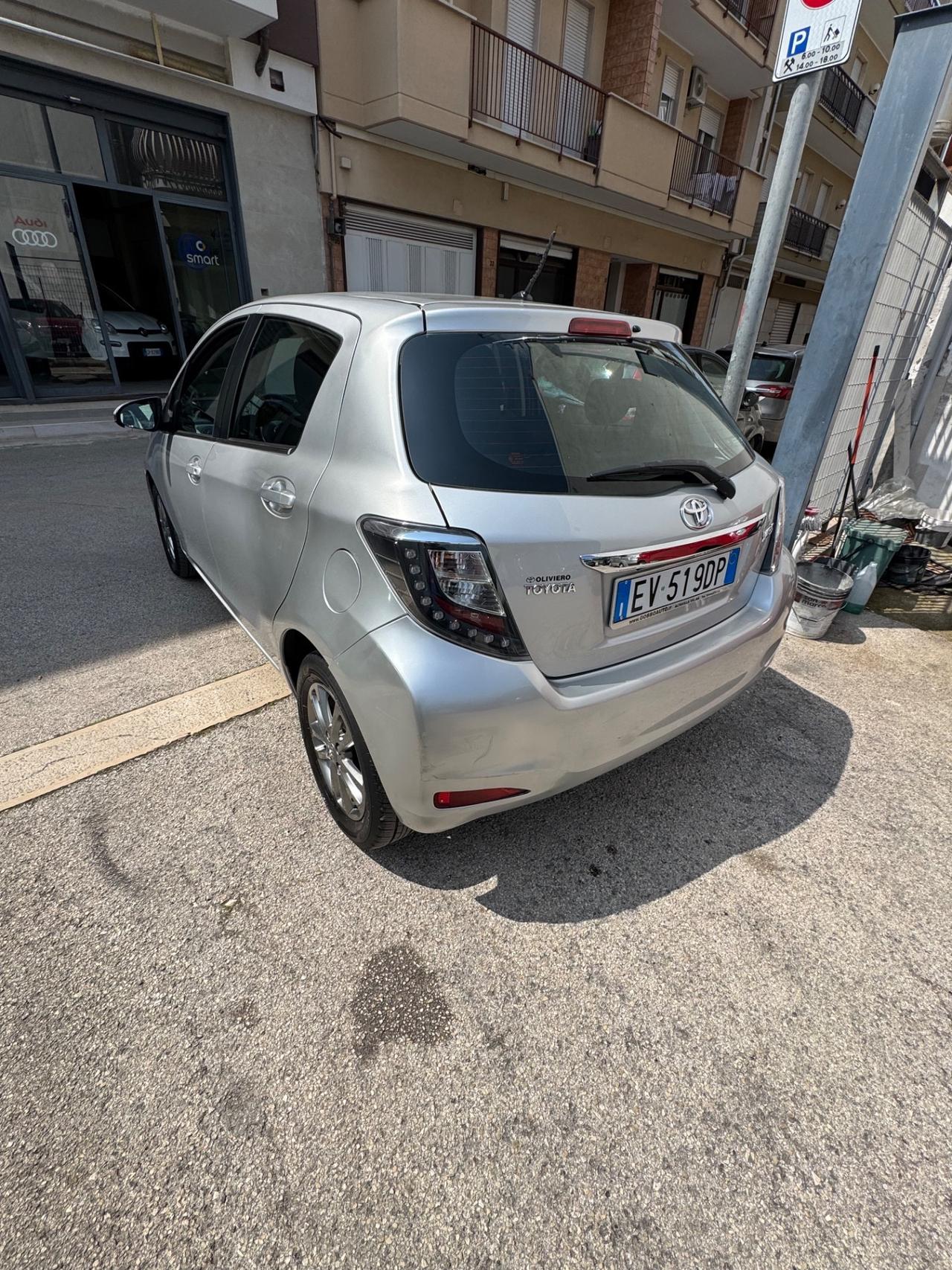 Toyota Yaris 1.0 5 porte Lounge