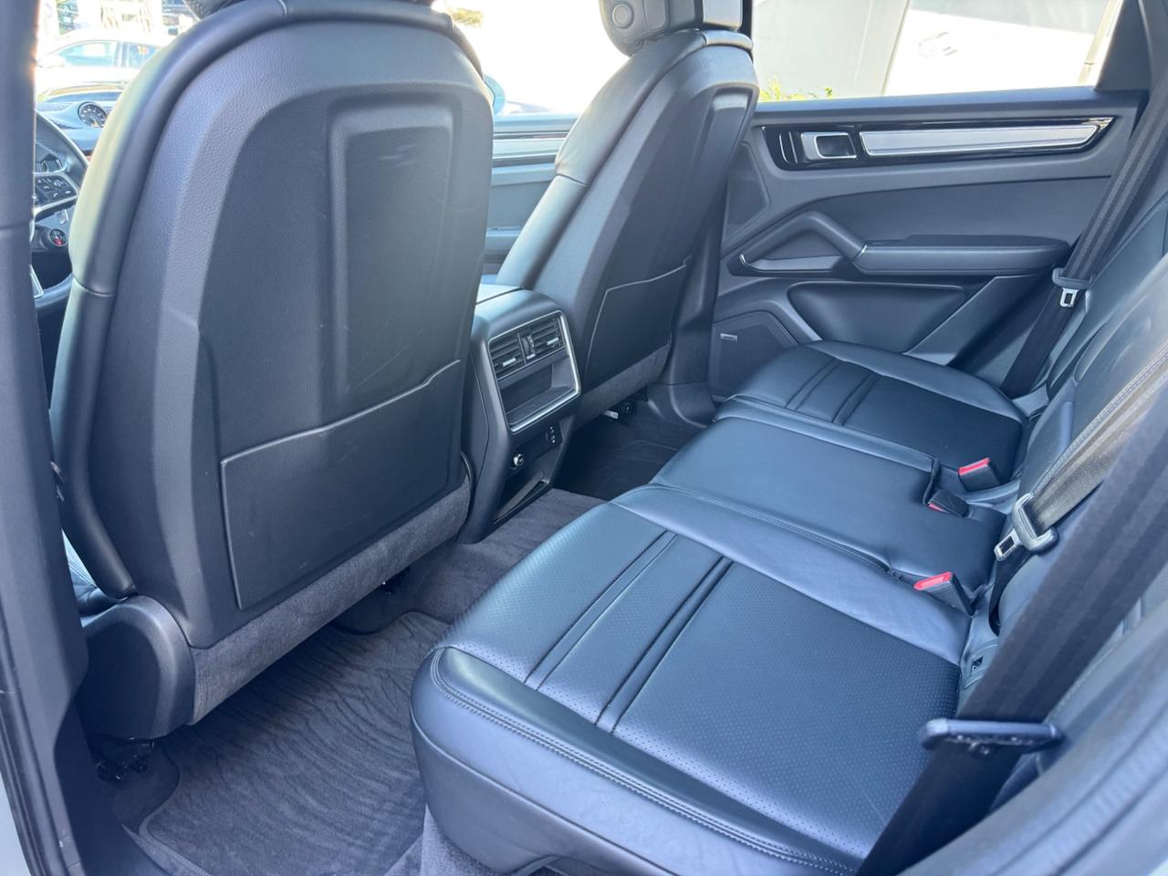 Porsche Cayenne 3.0 V6 E-Hybrid open edition uni pro italia