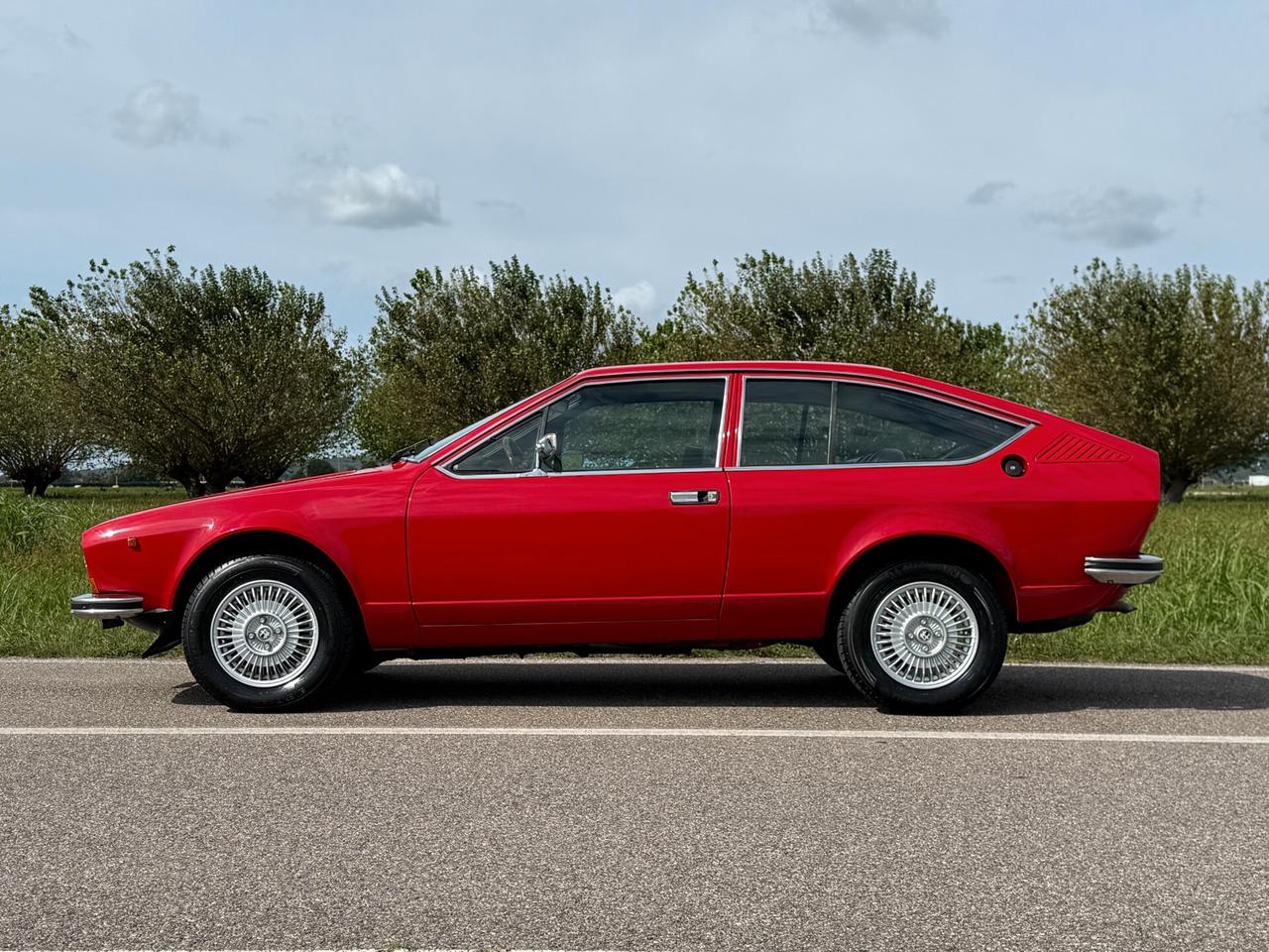 Alfa Romeo Alfetta GT 1.6 "TARGA SPECIALE - LAVORI IMPORTANTI ESEGUITI"