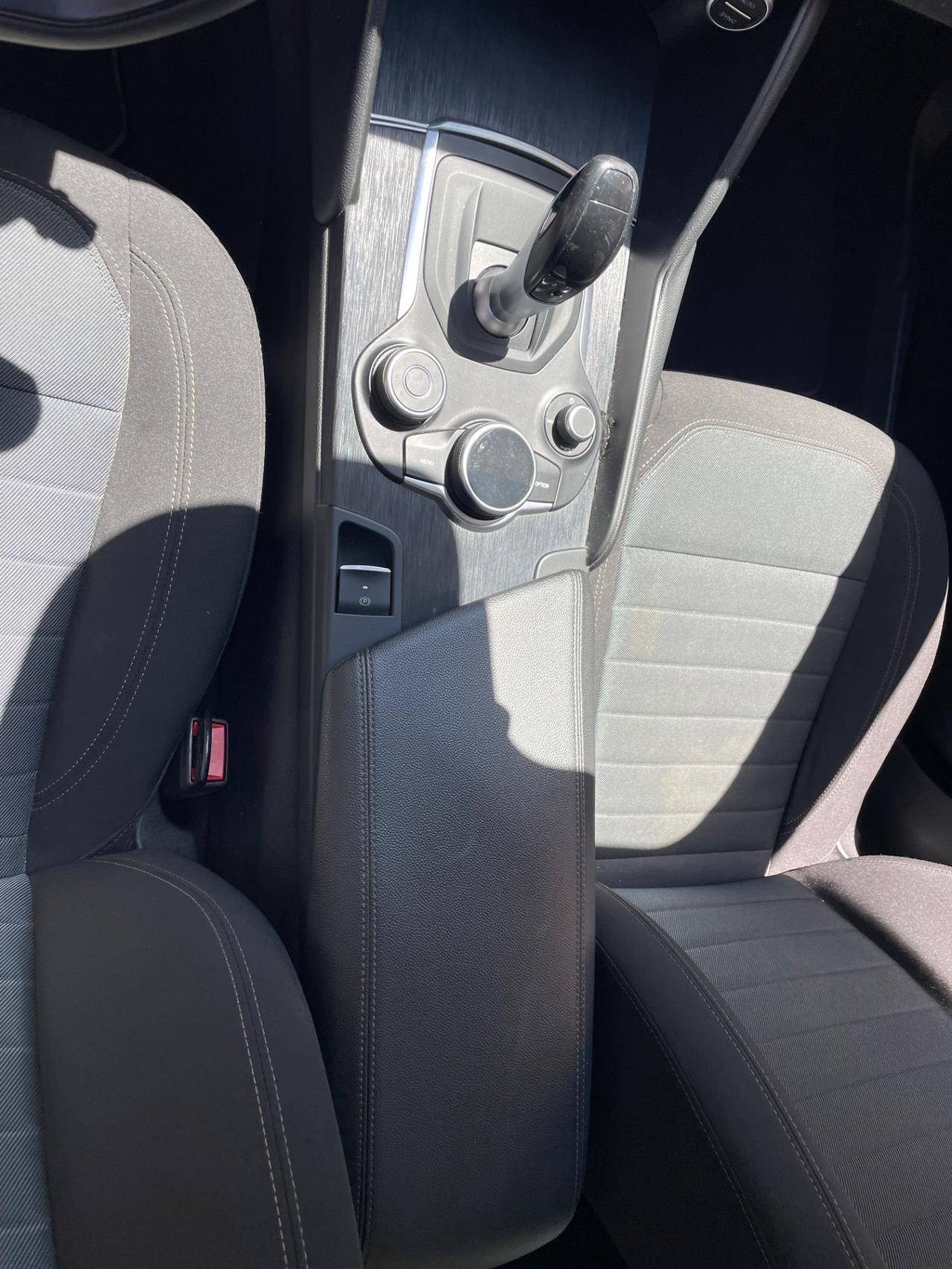 Alfa Romeo Giulia 2.2 Turbodiesel 160 CV AT8 Business