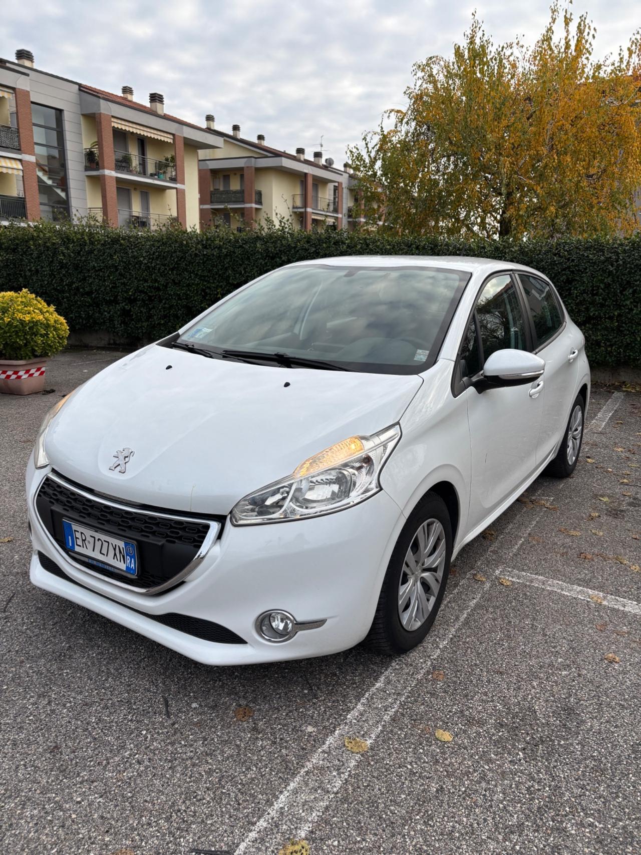 Peugeot 208 1.0 Benzina con soli 80000KM