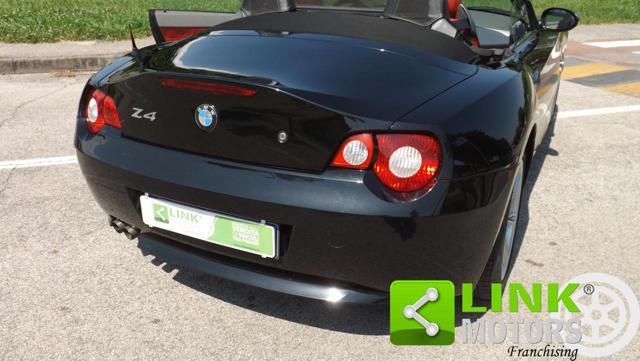 BMW Z4 ( E85 ) 2.2i roadster con interni in pelle rossa