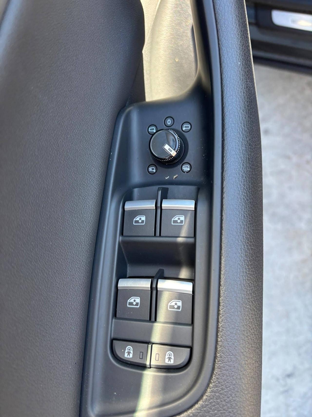 Audi Q8 SUV S line edition