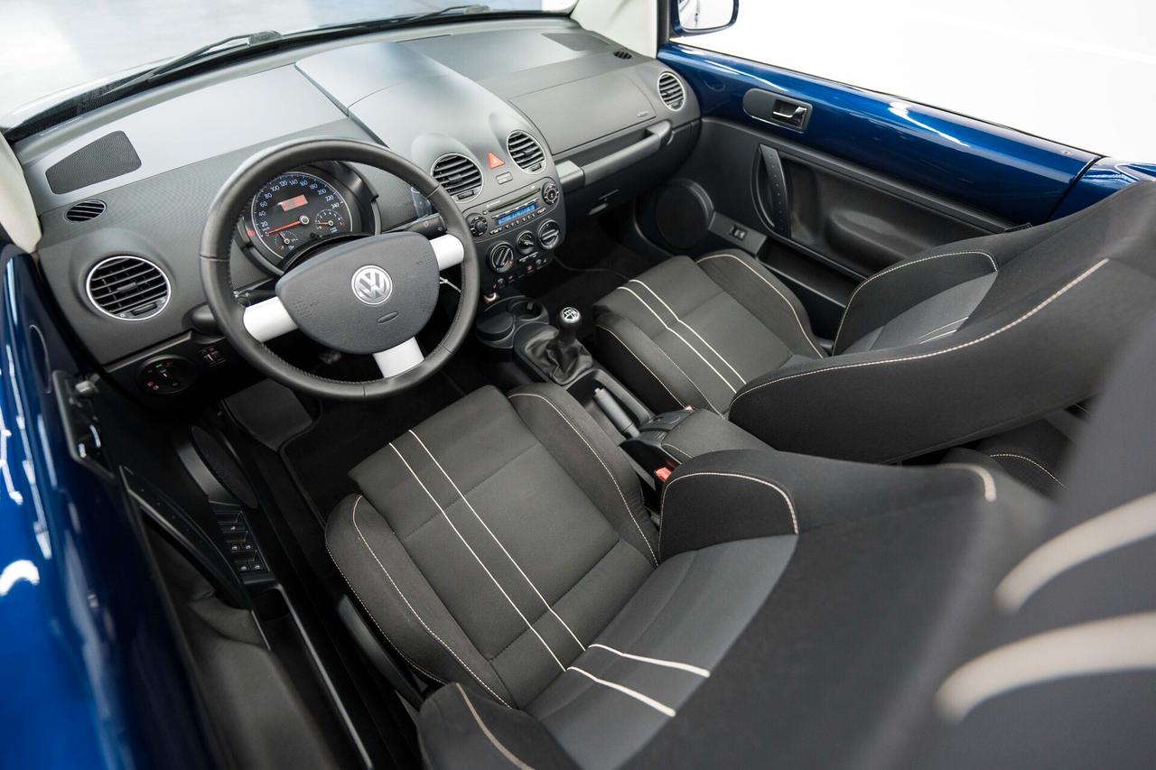 Volkswagen New Beetle 1.6 Cabrio