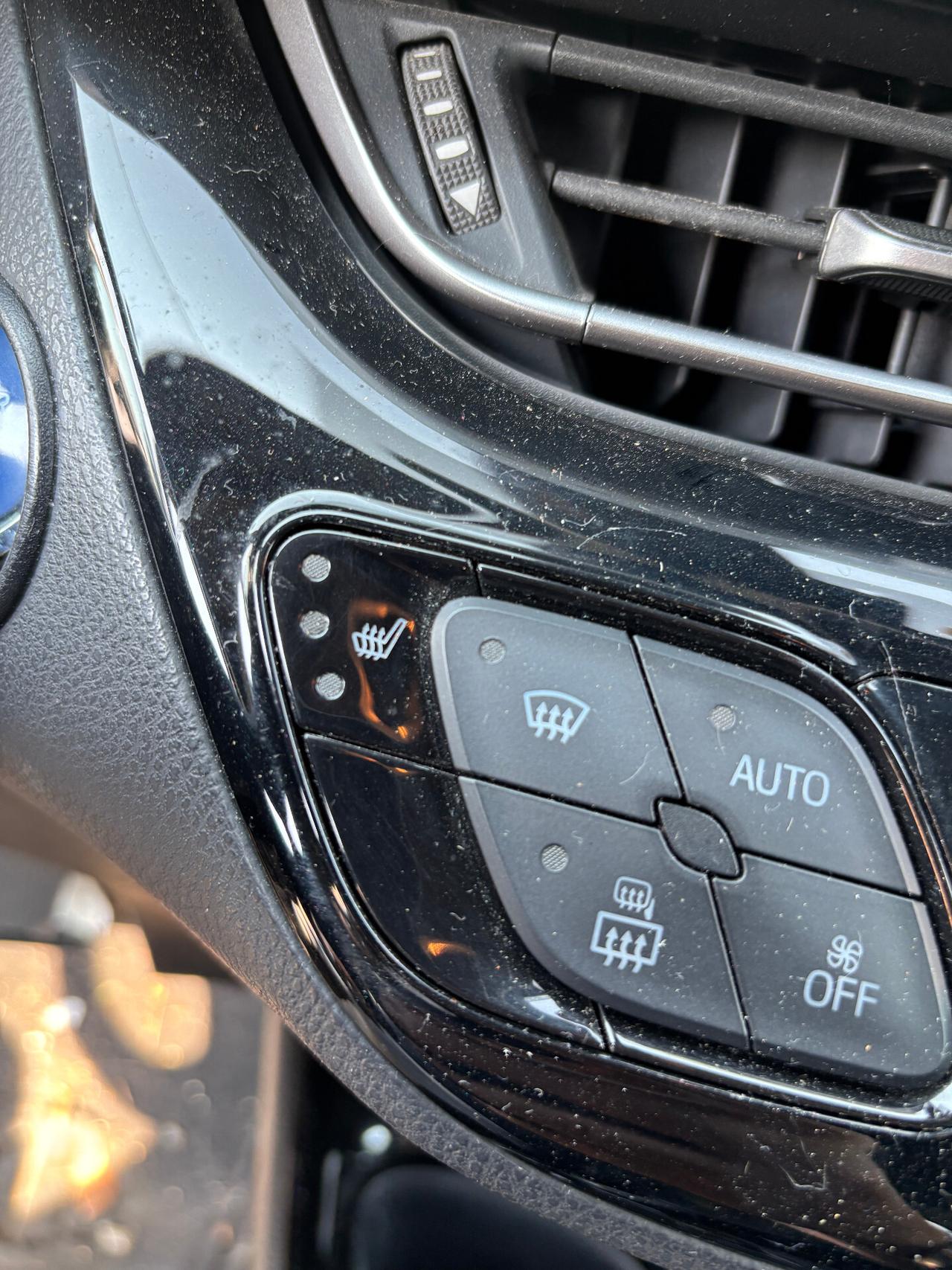 Toyota C-HR 1.8 Hybrid E-CVT Dynamic