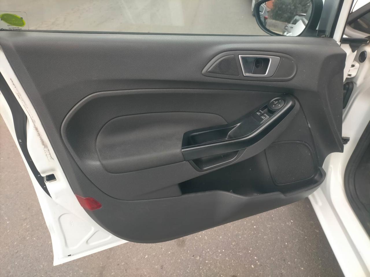 Ford Fiesta 1.5 TDCi 75CV 5 porte Business