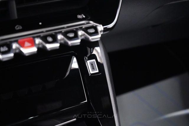 PEUGEOT 2008 Hybrid 136 e-DCS6 GT #Tetto