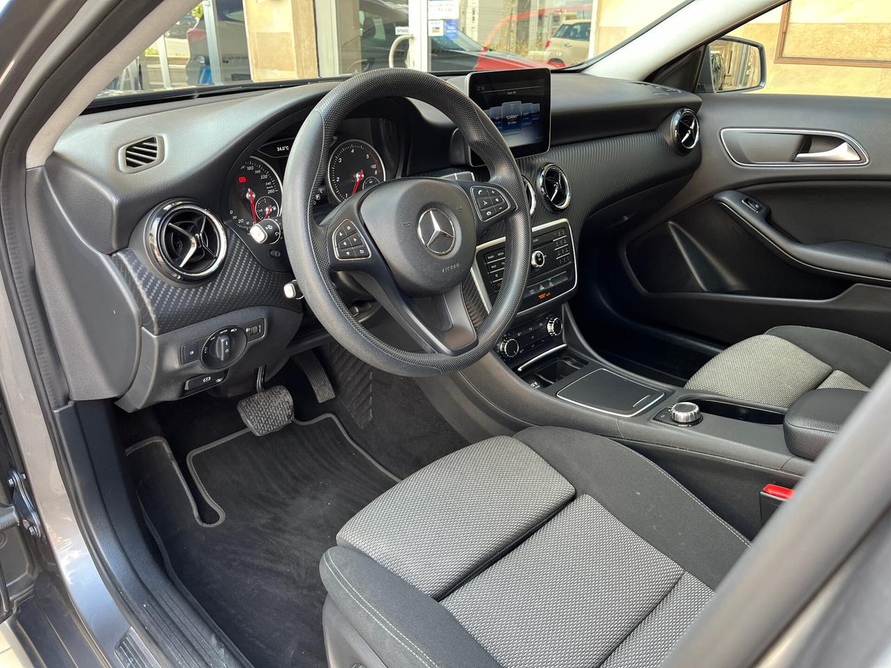 Mercedes-benz GLA 200 d Automatic Business