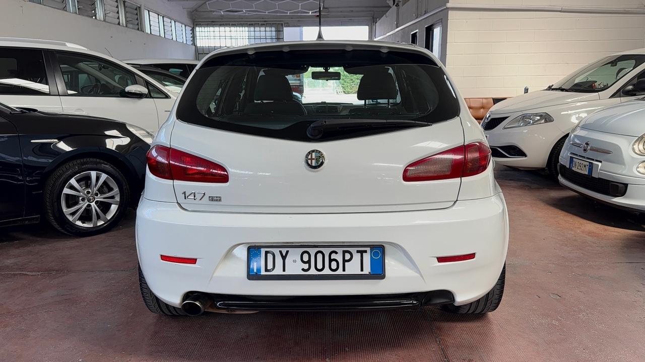 Alfa Romeo 147 1.6 twin spark Black Line GPL