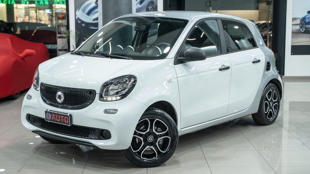 Smart ForFour 1.0 YOUNGSTER 71 CV TWINAMIC AUTO NAVI PELLE FULL