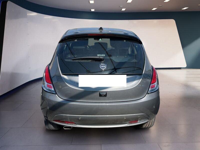 Lancia Ypsilon NUOVA My24 402 Platino 1.0