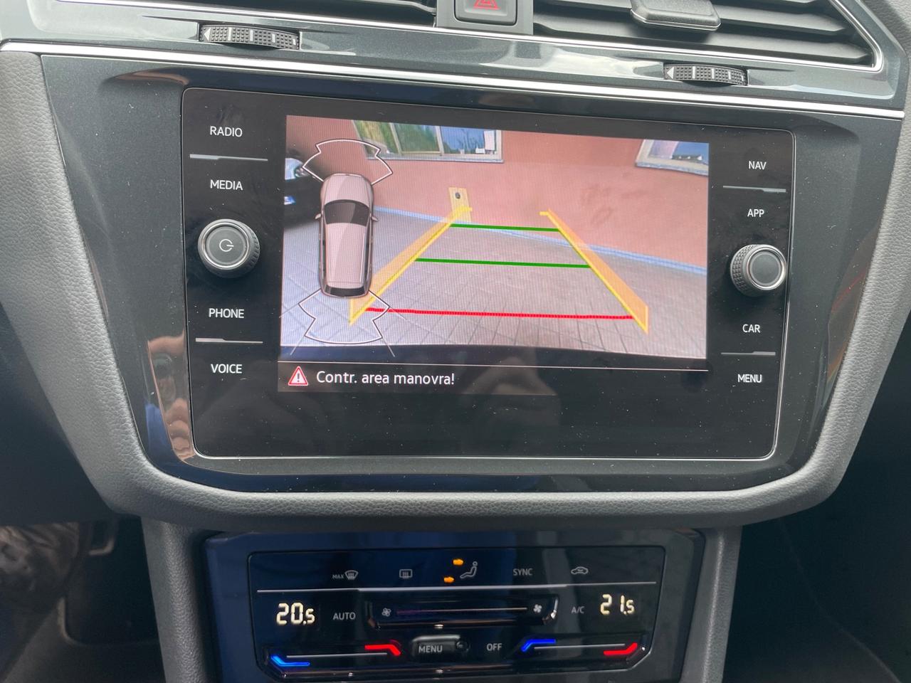 Volkswagen Tiguan 2.0 TDI 150 CV SCR DSG R-Line Telecamera