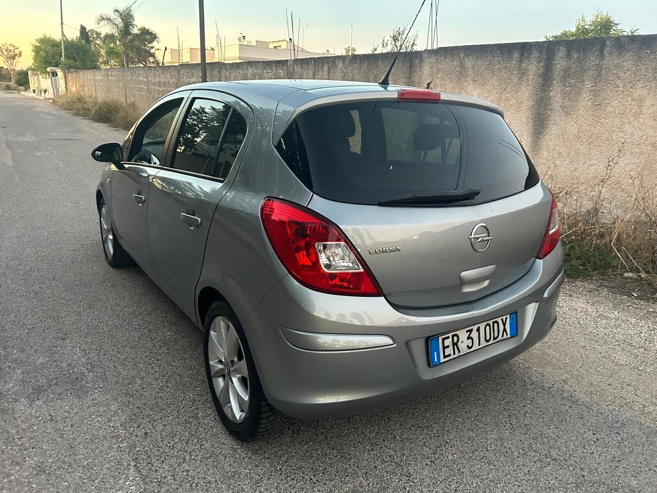 Opel Corsa 1.2 5 porte Edition GPL