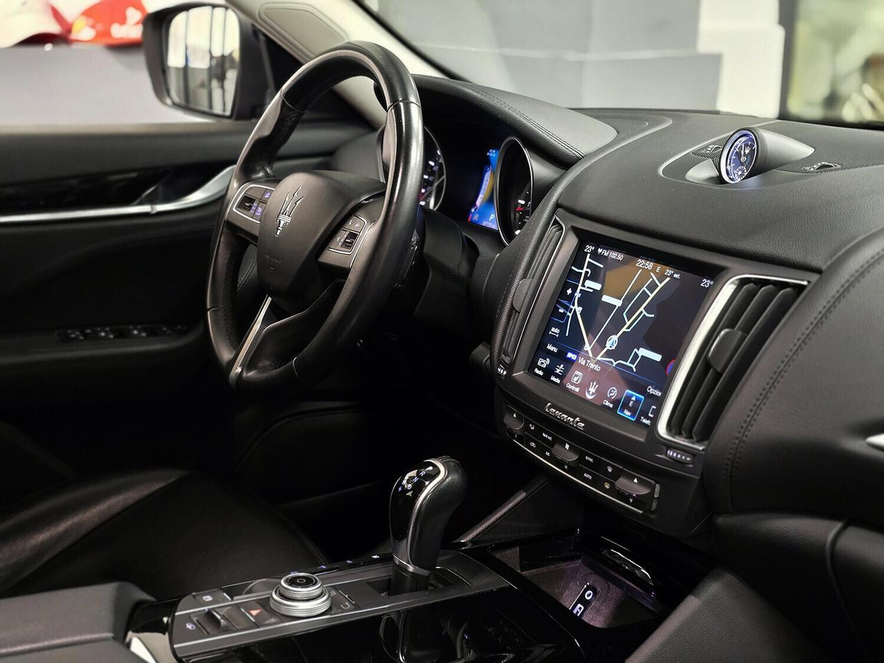 Maserati Levante V6 Diesel 275 CV AWD FULL BLACK CERTIFICATA MASERATI!!! GARANZIA 12 MESI!!!