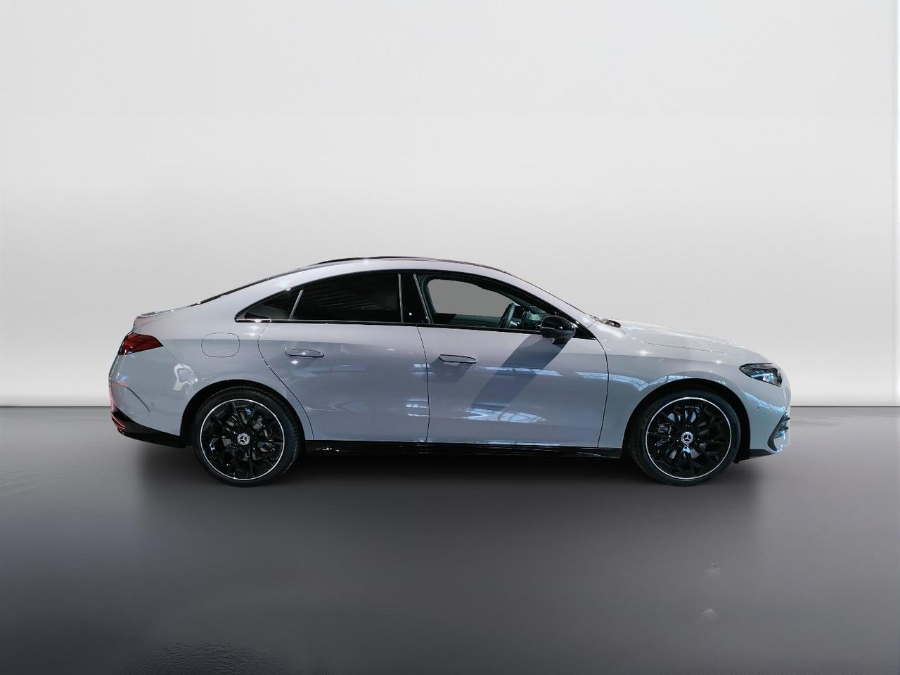 Mercedes-Benz CLA 250+ con tecnologia EQ