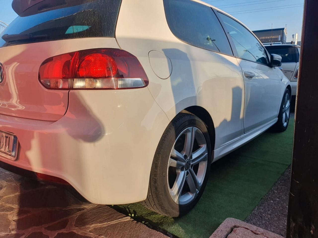 Volkswagen Golf 1.6 TDI DPF 3p. Comf. BlueM. Tech. R Line