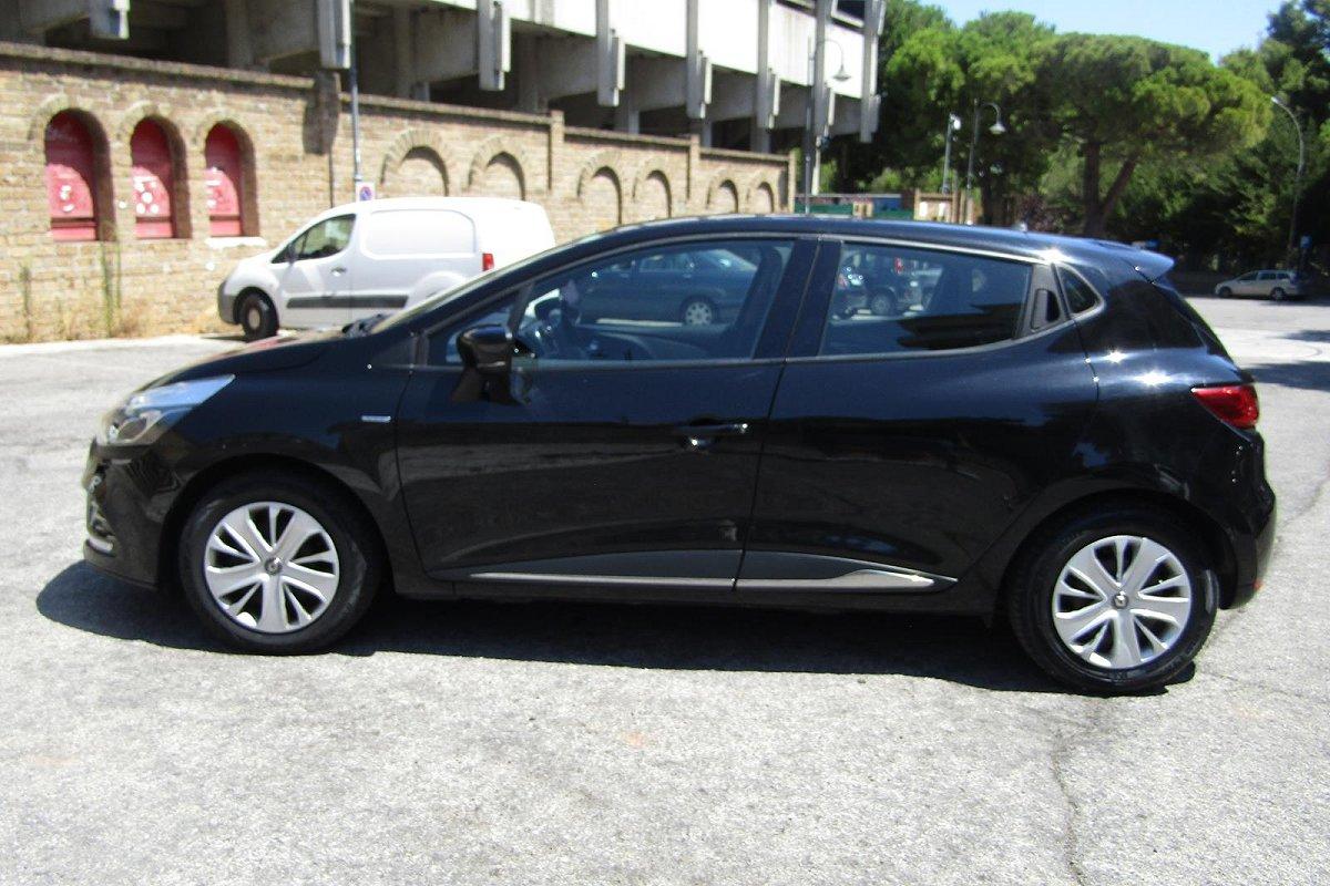 RENAULT Clio TCe 12V 90 CV 5 porte Moschino Intens