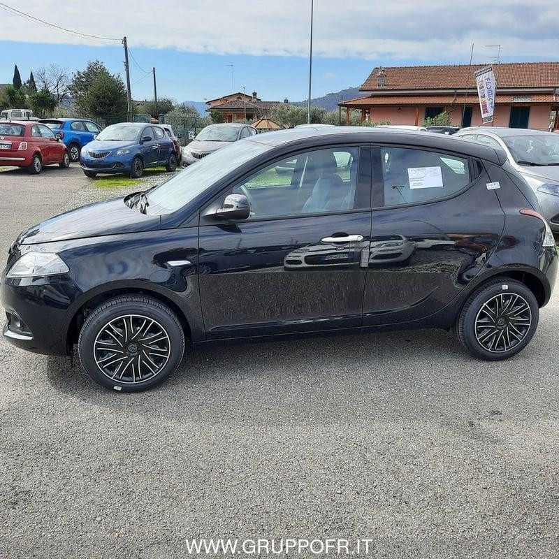 Lancia Ypsilon 1.0 FireFly 5 porte S&S Hybrid Oro
