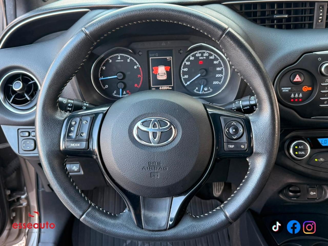 Toyota Yaris 1.5 5 porte Lounge