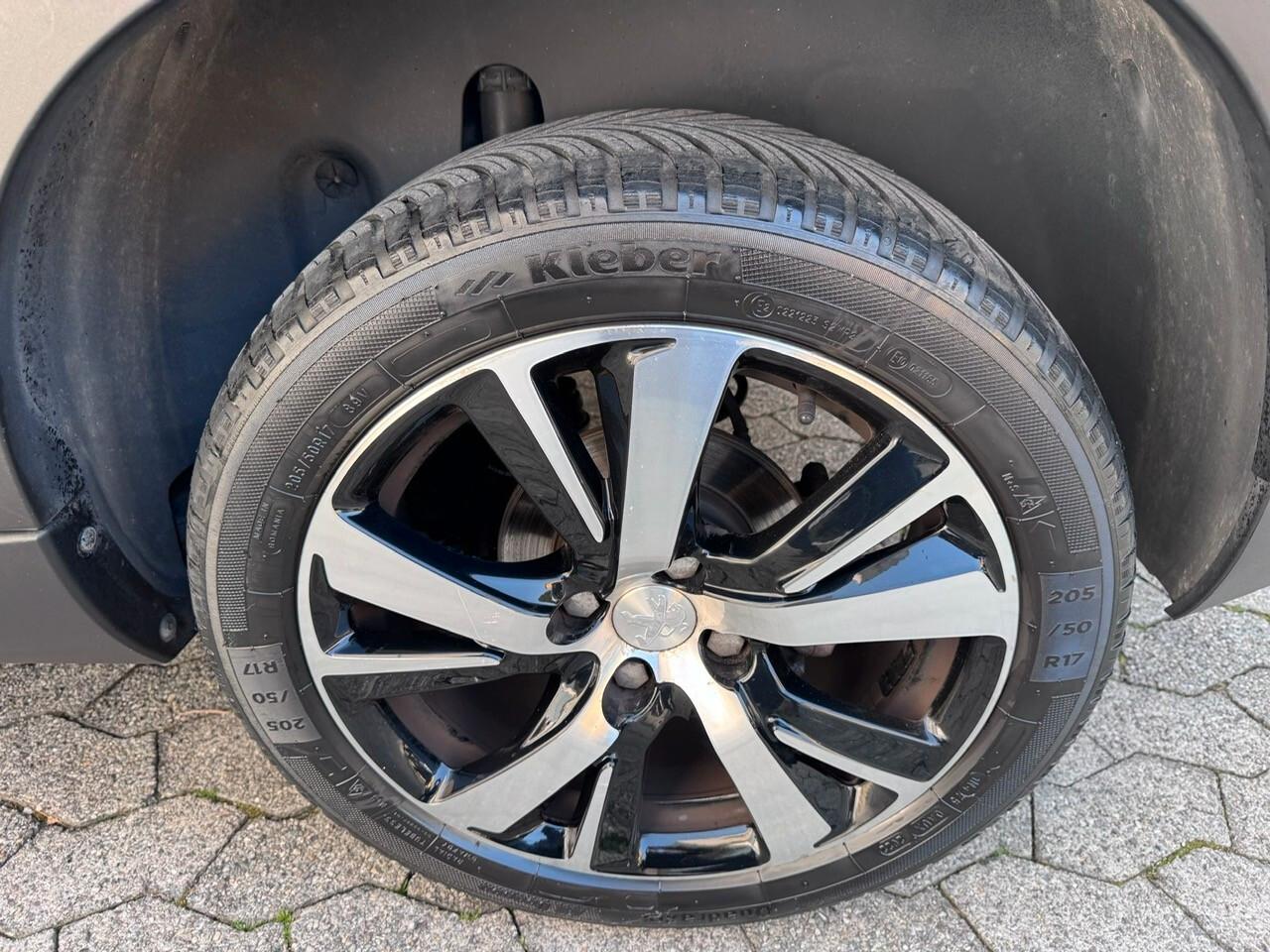 Peugeot 2008 PureTech Turbo 110 S&S Allure