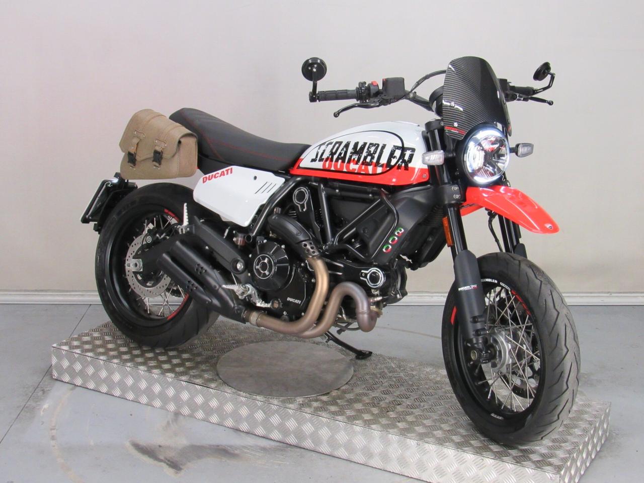 Ducati Scrambler 800 URBAN MOTARD
