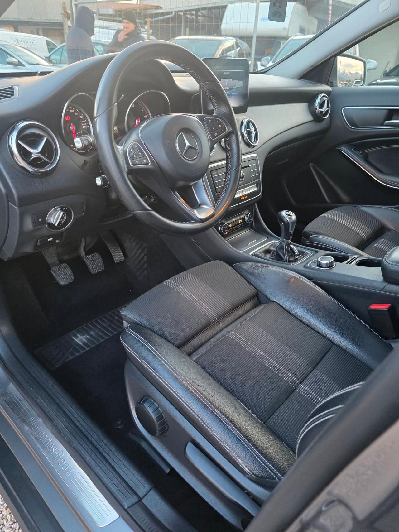 Mercedes-benz GLA 180 d Sport