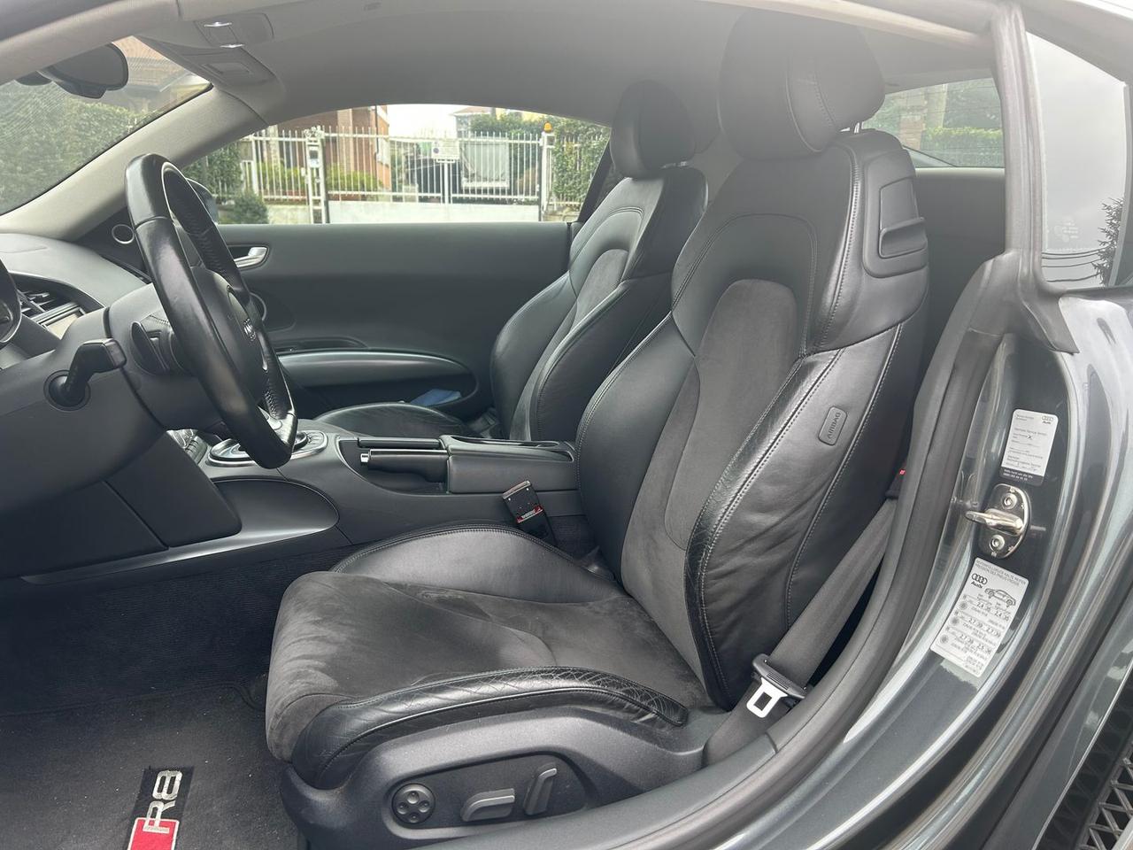 Audi R8 Plus 4.2 FSI #8771