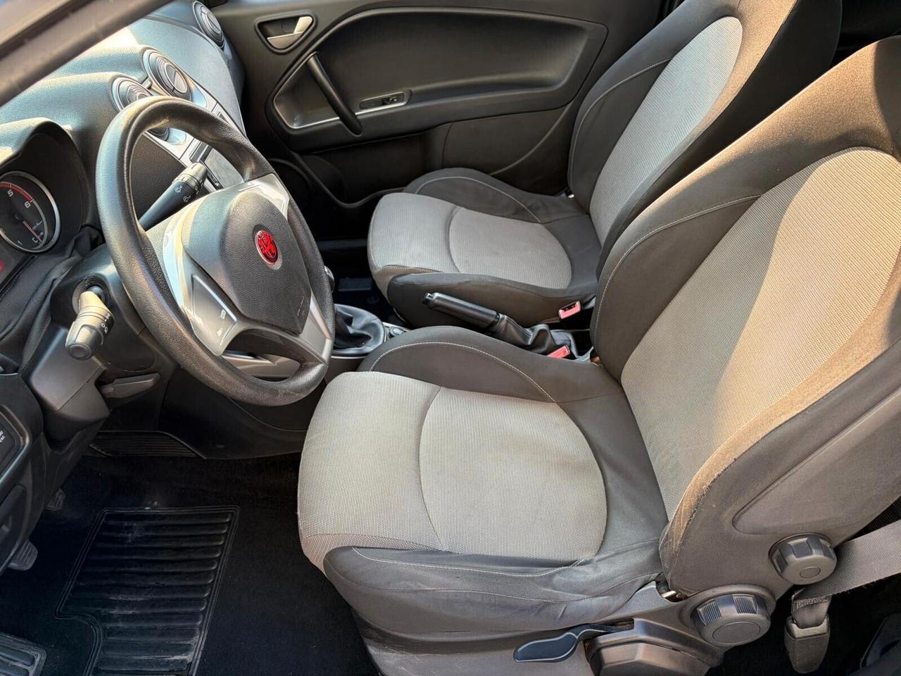 Alfa Romeo MiTo 1.3 JTDm-2 95 CV S&S Distinctive Sport Pack