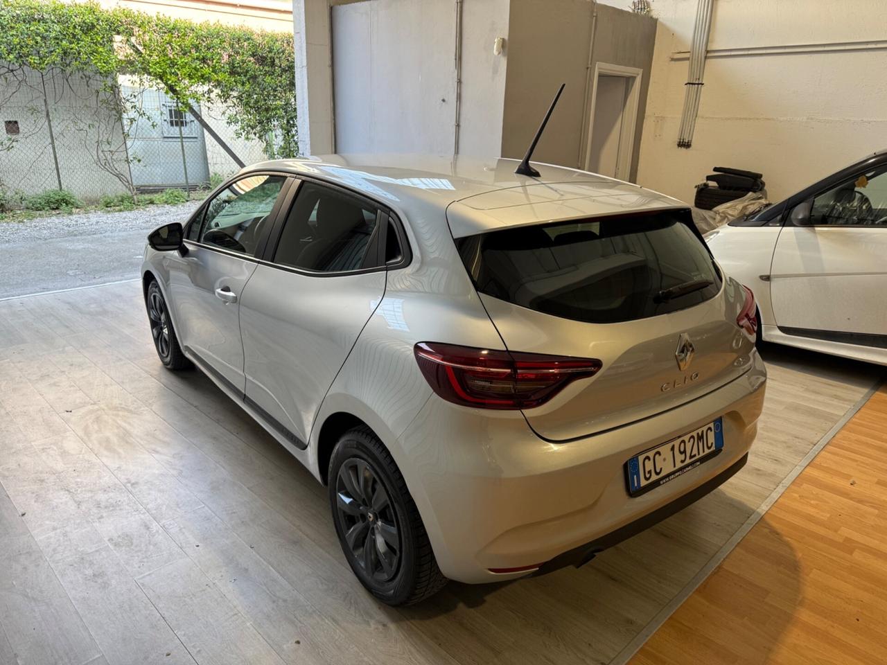 Renault Clio Life 1.0 benz guidabile da neopatentati