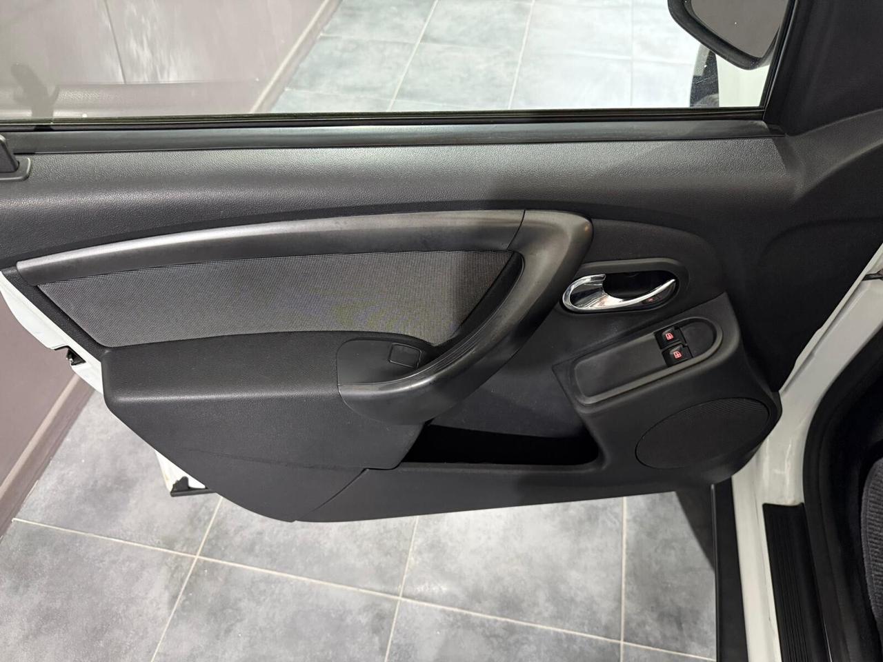 Dacia Duster 1.5 dCi 110CV con gancio unipro