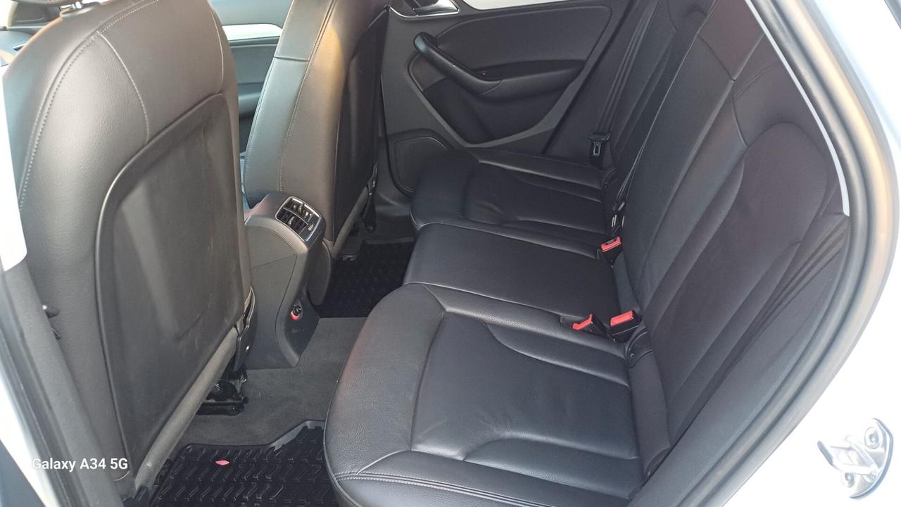 Audi Q3 2.0 TDI 150 CV S Line Esterno