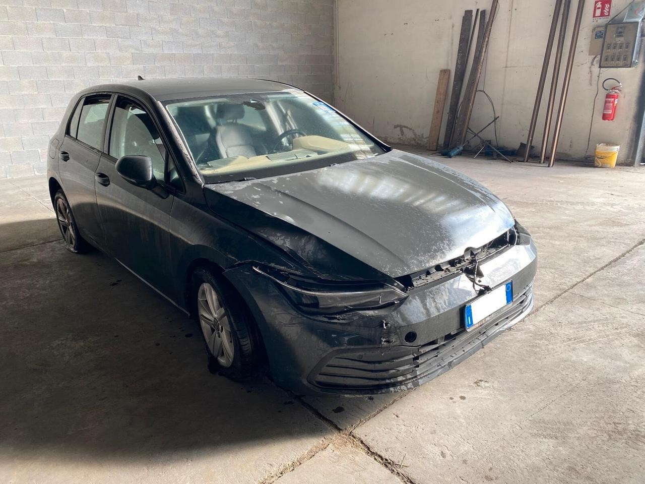 Volkswagen Golf 1.0 etsi 110cv dsg INCIDENTATA