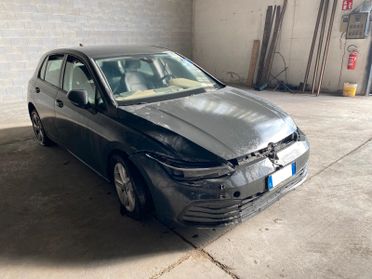 Volkswagen Golf 1.0 etsi 110cv dsg INCIDENTATA