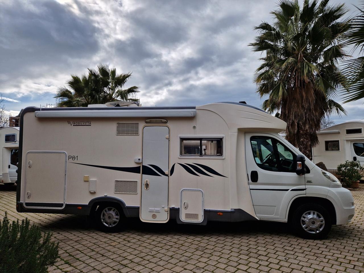 MOBILVETTA Kea P81- Maxi Garage (Garanzia 2 Anni)