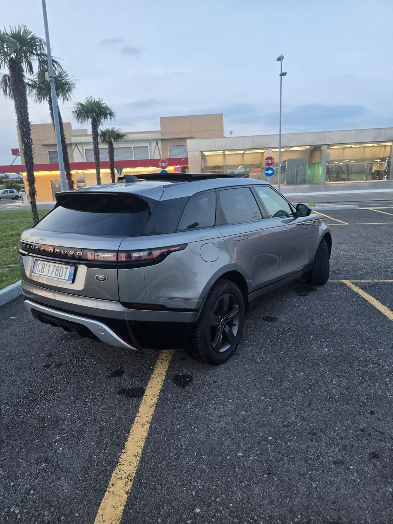 Land Rover Range Velar 2.0D I4 240 CV R-Dynamic S