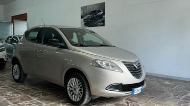 Lancia Ypsilon 0.9 TwinAir 85 CV 5 porte Metano Ecochic Silver