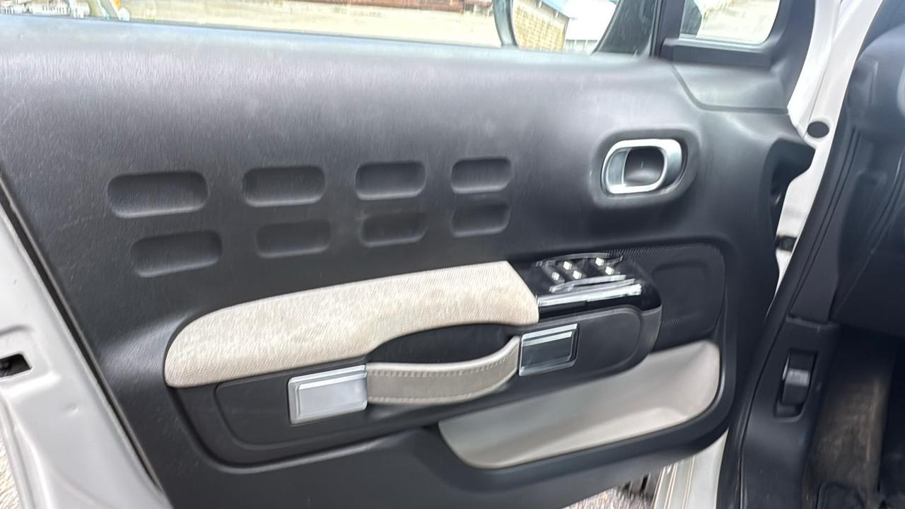 Citroen C3 BlueHDi Shine AUTO INCIDENTATA