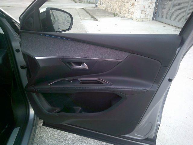 PEUGEOT 5008 BlueHDi 130 S&S Crossway