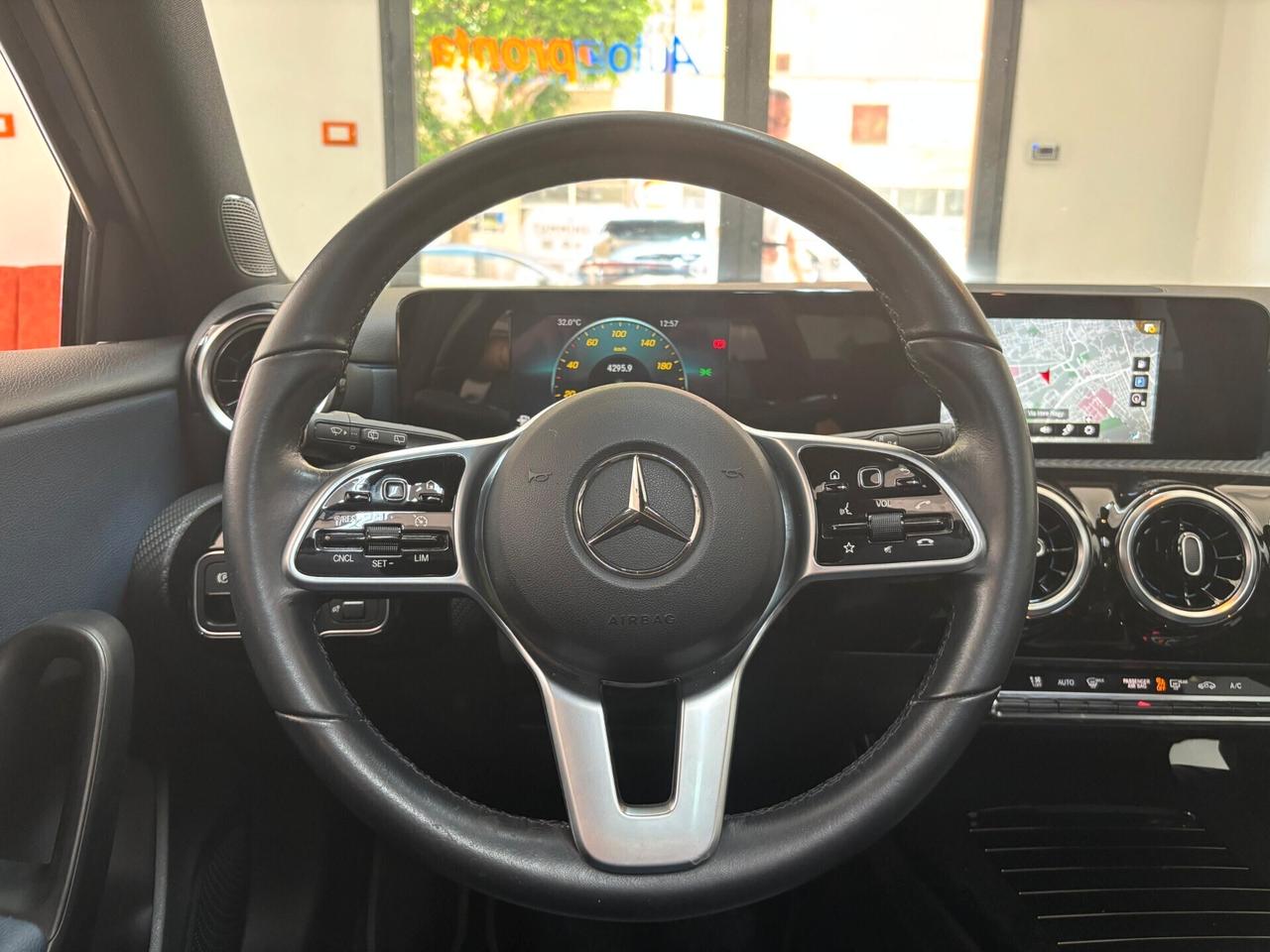 Mercedes-benz A 180d Automatic Business Extra