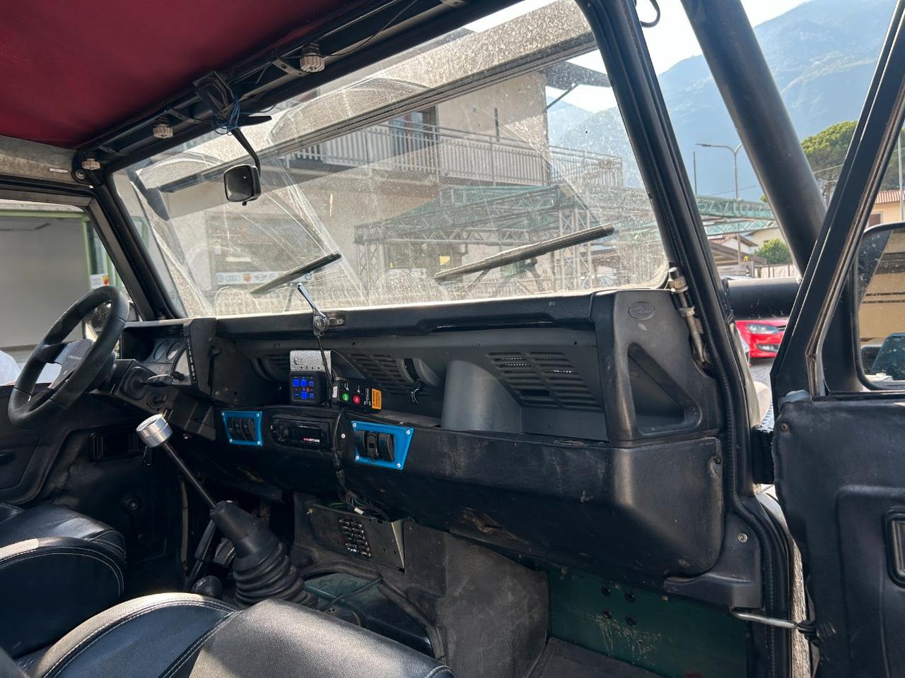 LAND ROVER DEFENDER 90 PICK-UP