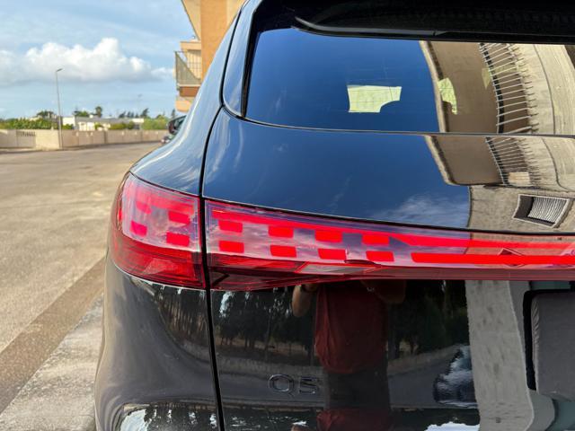 AUDI Q5 2.0 TDI mHEV+ S tronic quattro S line edition.