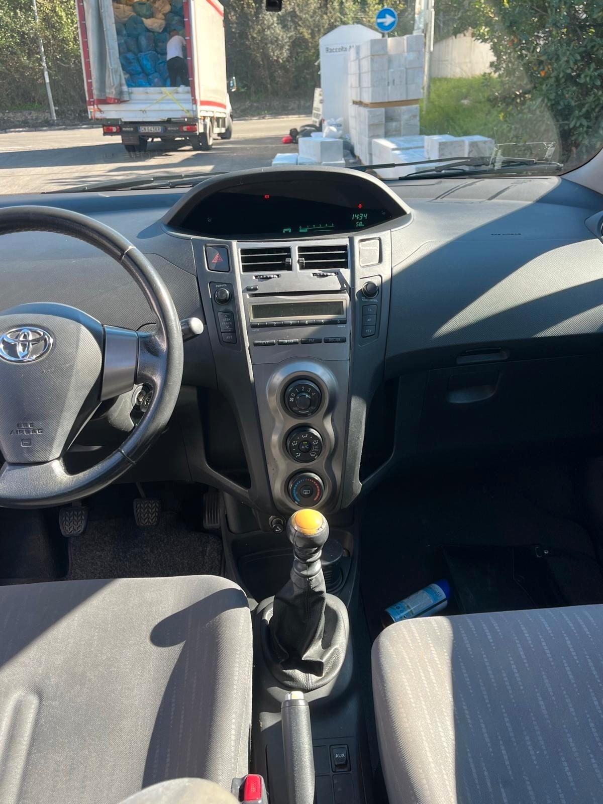 Toyota Yaris 1.4 D-4D DPF 5 porte Sol