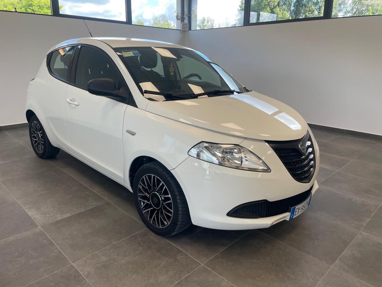 Lancia Ypsilon 1.2 69 CV 5 porte GPL Ecochic S Momodesign