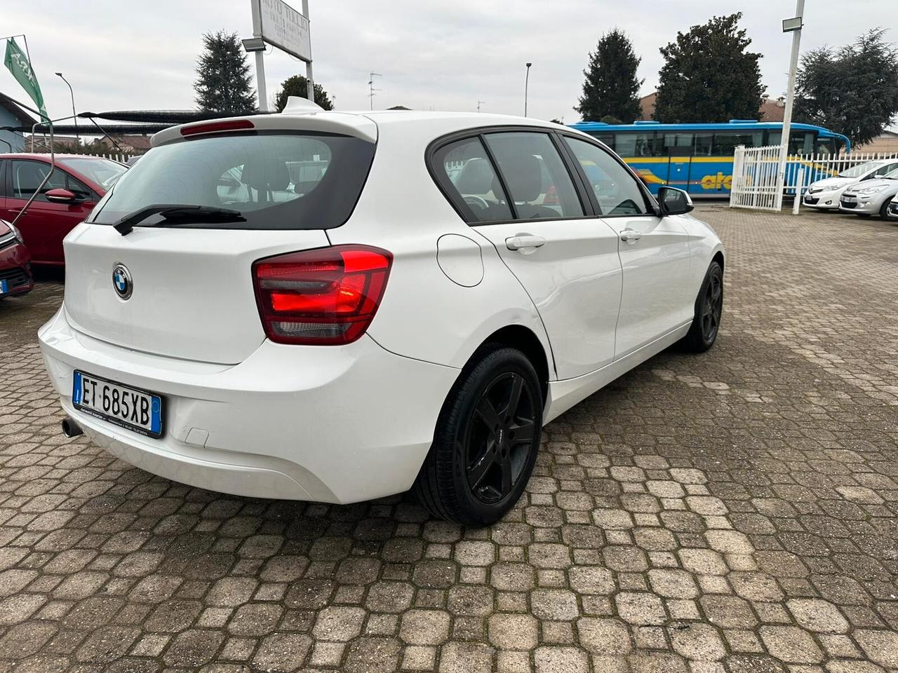 Bmw 114 114d 5p. Unique