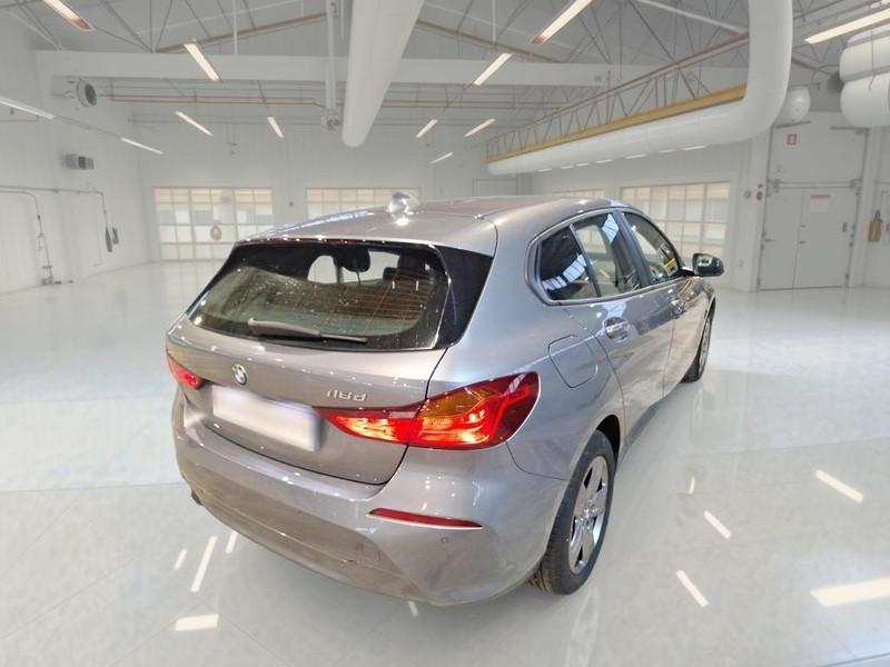 BMW 116 BUSINESS ADVANTAGE AUTOM. 5 PORTE BERLINA