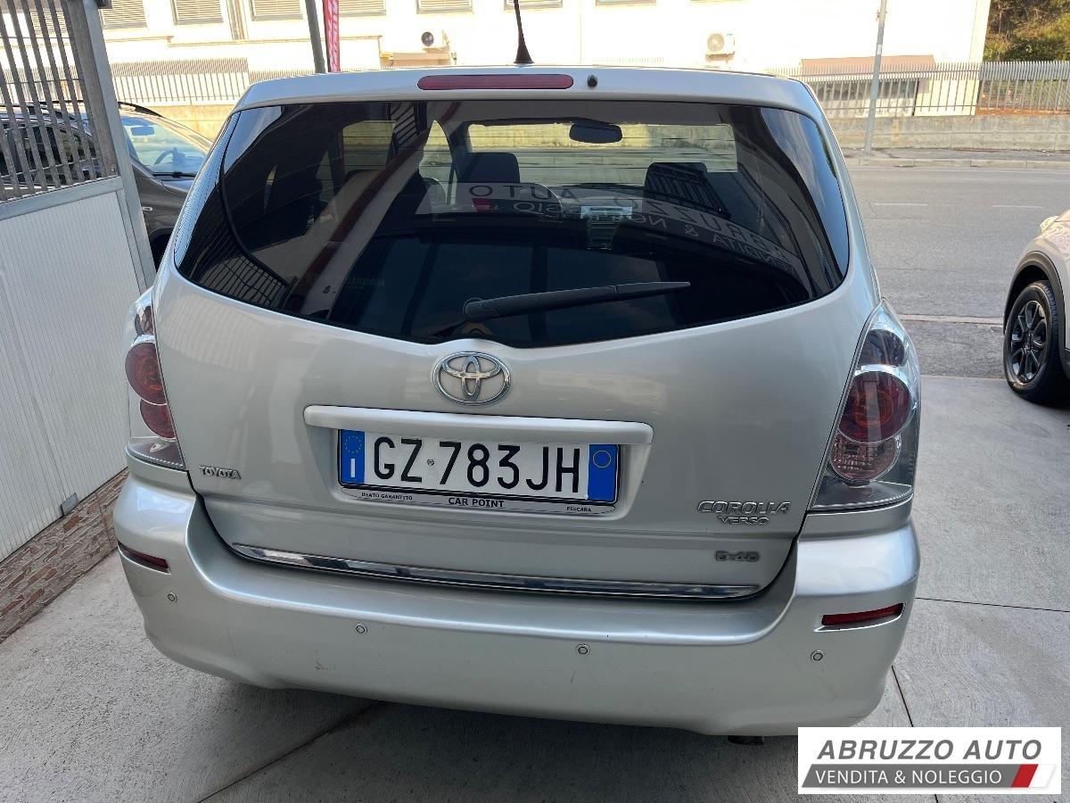 TOYOTA Corolla Verso 2.2 16V D-4D D-Cat