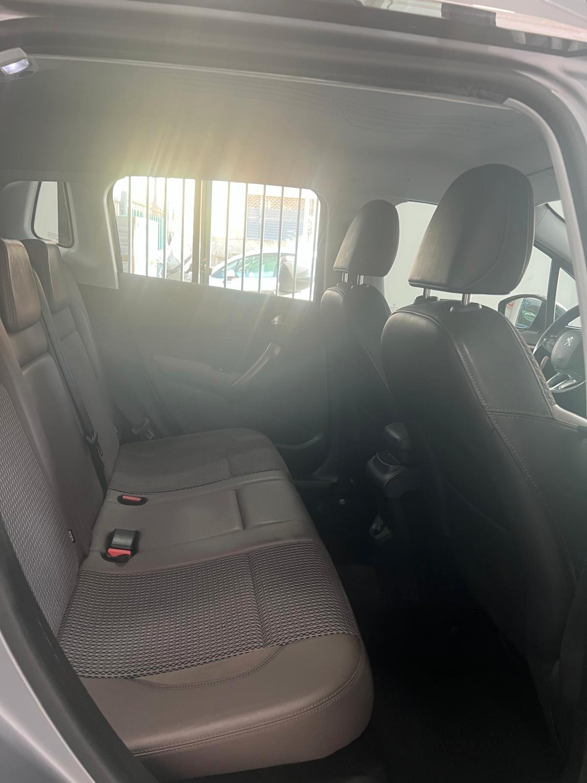 Peugeot 2008 1.6 e-HDi 115 CV Stop&Start Allure